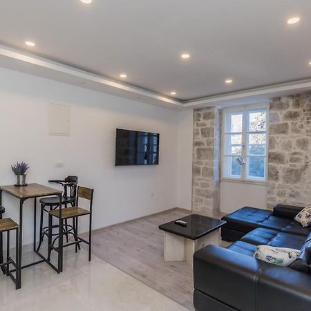 Seafront Apartments Karlo Kastela Ngoại thất bức ảnh