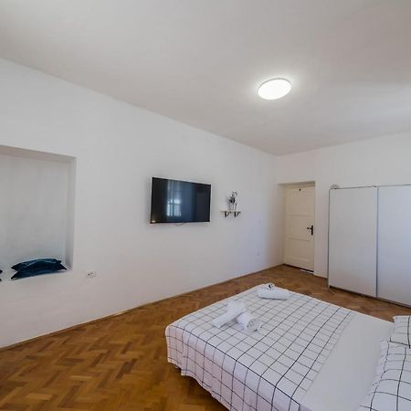 Seafront Apartments Karlo Kastela Ngoại thất bức ảnh