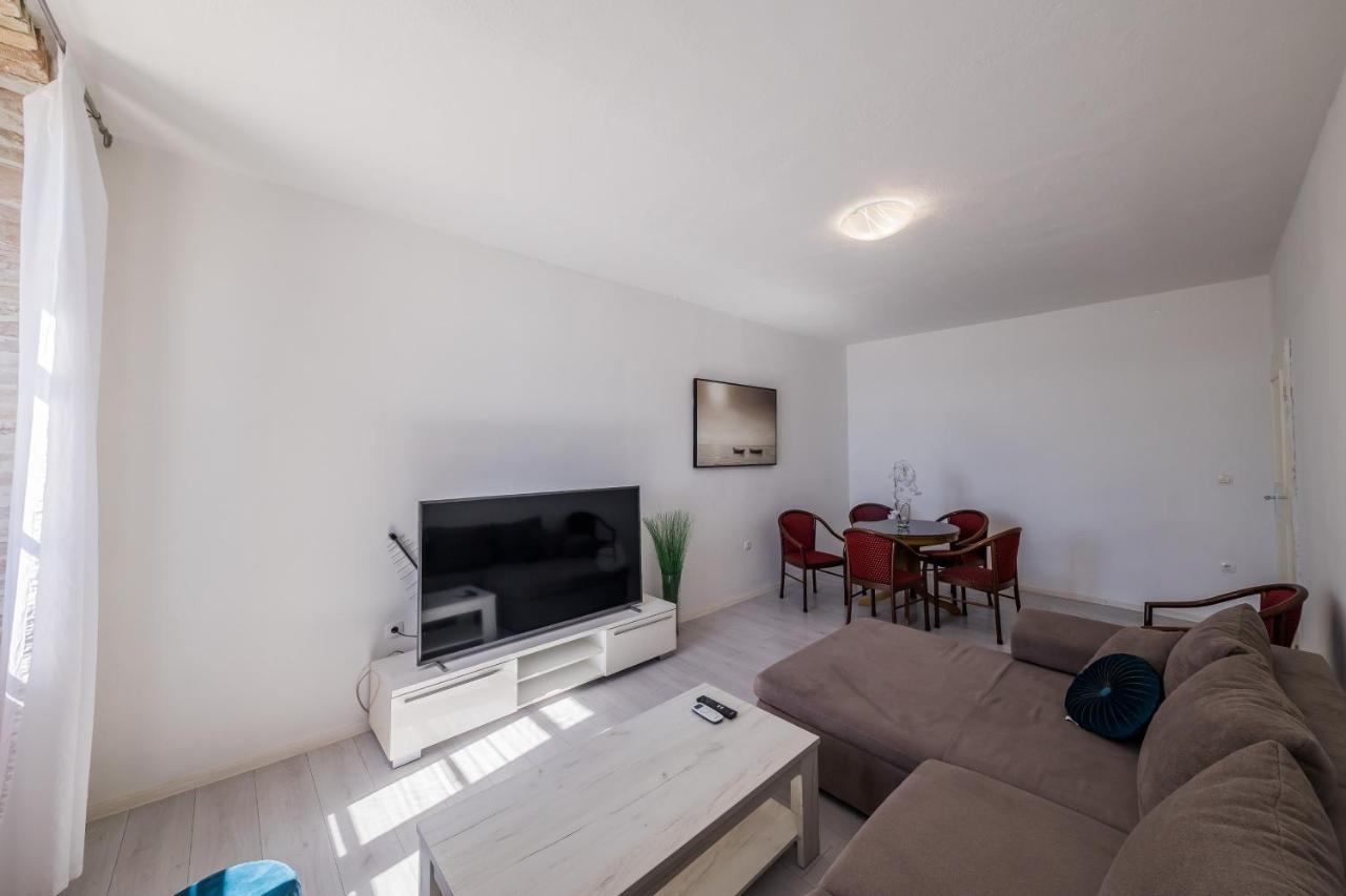 Seafront Apartments Karlo Kastela Ngoại thất bức ảnh