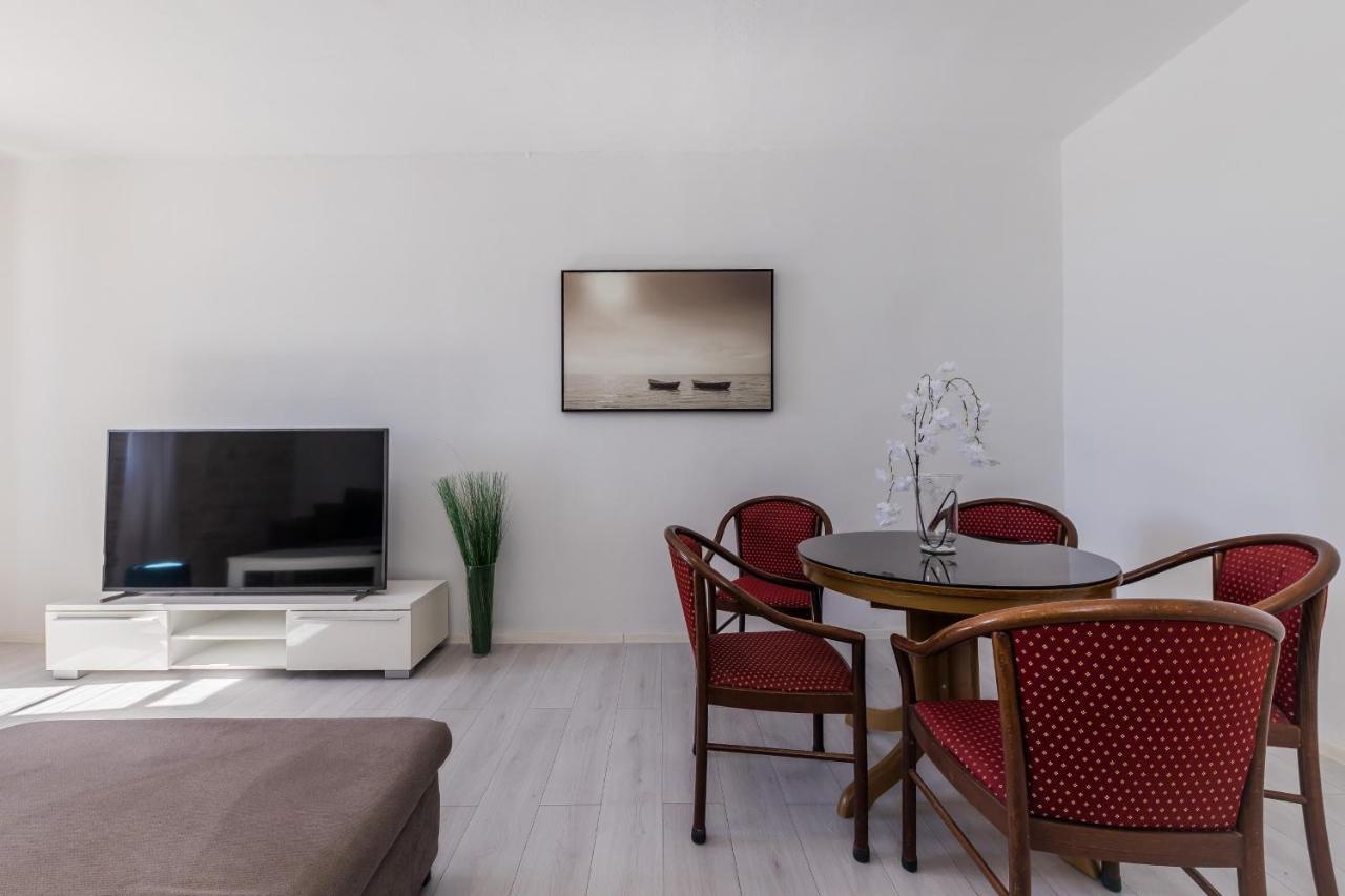 Seafront Apartments Karlo Kastela Ngoại thất bức ảnh