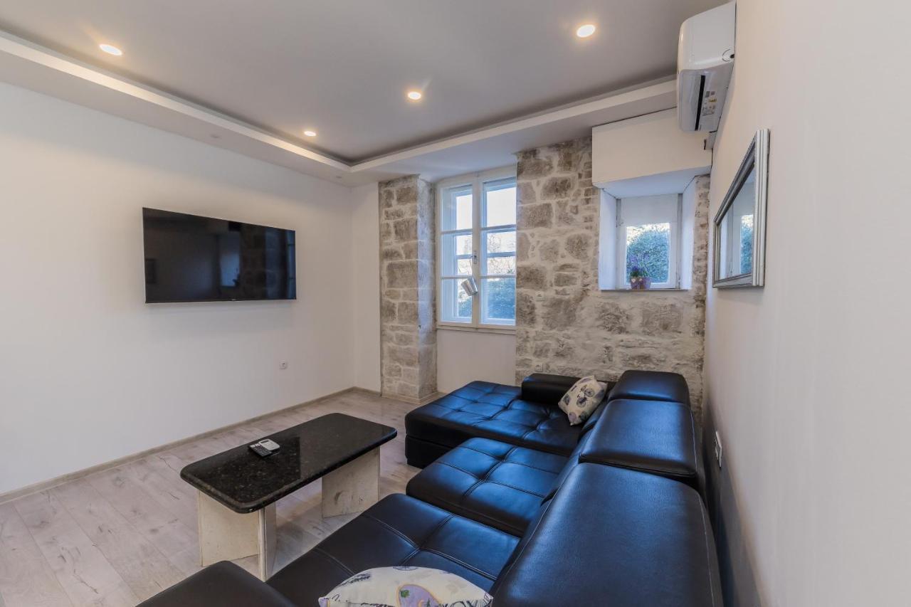 Seafront Apartments Karlo Kastela Ngoại thất bức ảnh