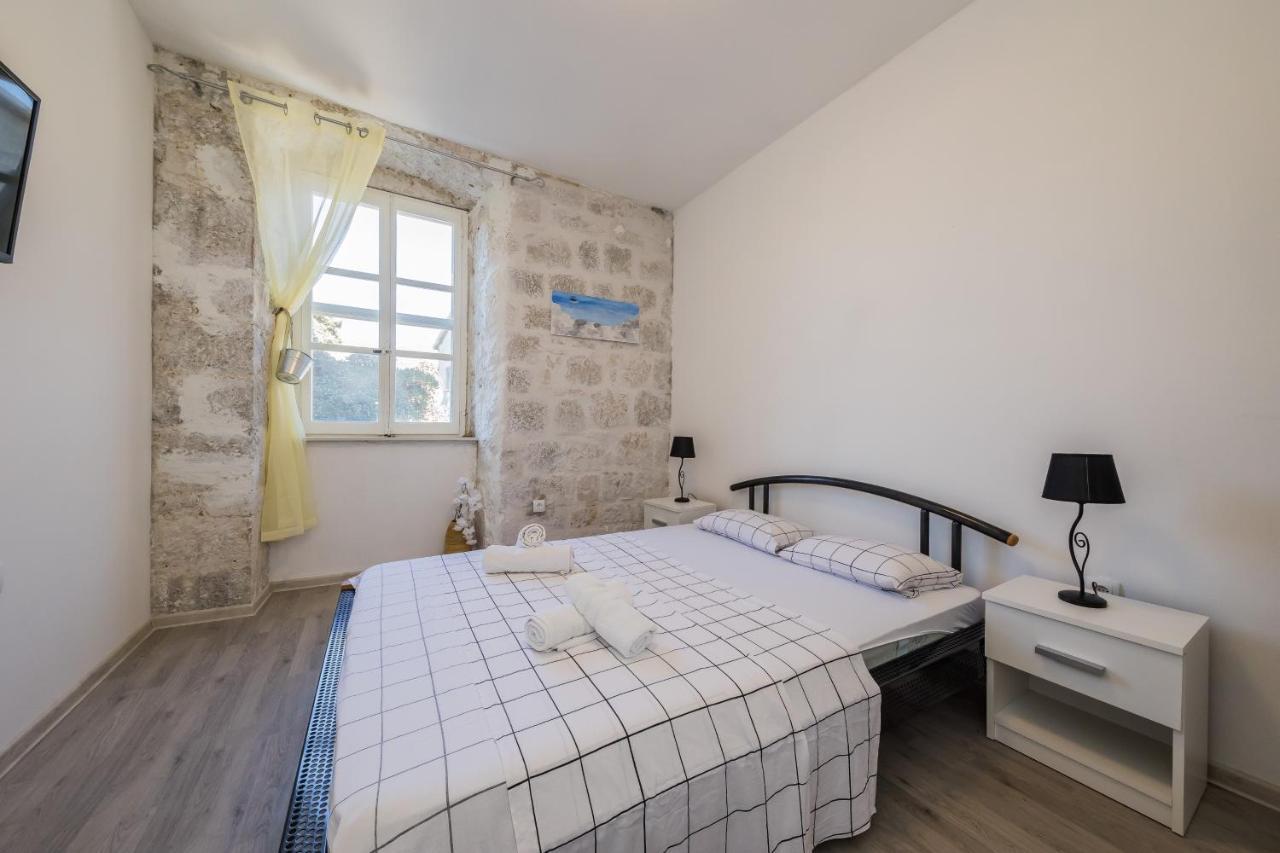 Seafront Apartments Karlo Kastela Ngoại thất bức ảnh