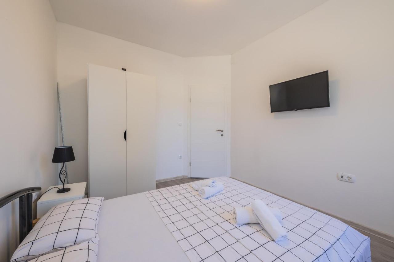 Seafront Apartments Karlo Kastela Ngoại thất bức ảnh