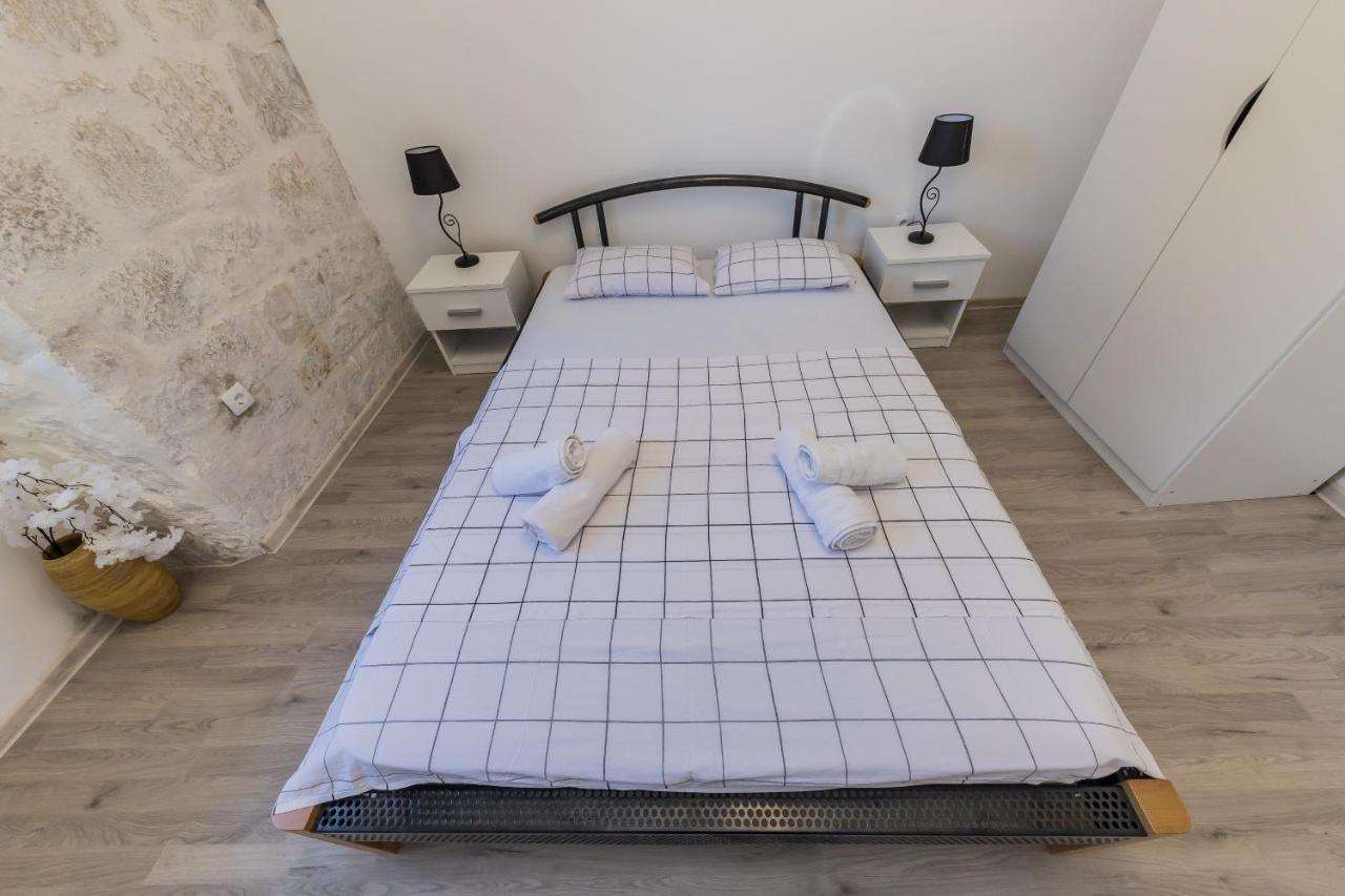 Seafront Apartments Karlo Kastela Ngoại thất bức ảnh